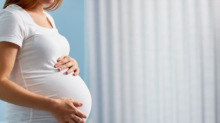 Cumplimiento de las pautas para el control de la hepatitis B durante el embarazo y prevención de la transmisión a los bebés en los Estados Unidos y evaluación de dos intervenciones en un hospital